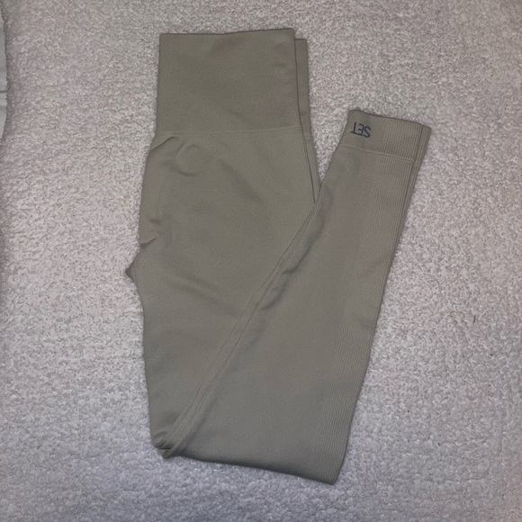 SET ACTIVE LEGGINGS - Picture 3 of 6